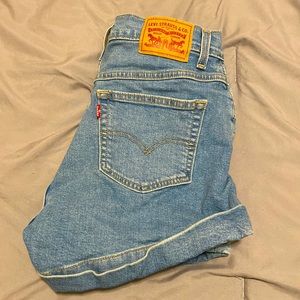 Levi Mom Shorts